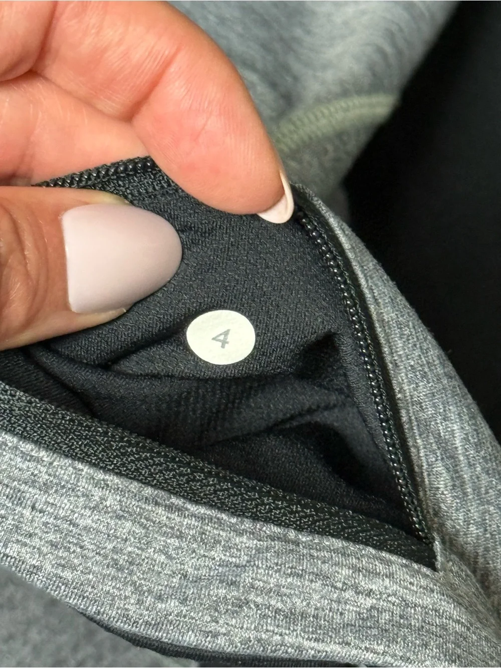 Lululemon Pace Rival Crop 22” Size 4 with three pockets